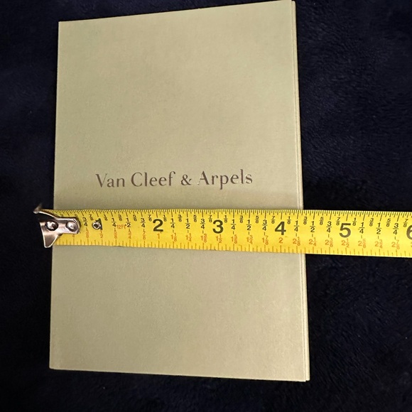 Van Cleef & Arpels Booklet new - Picture 9 of 11